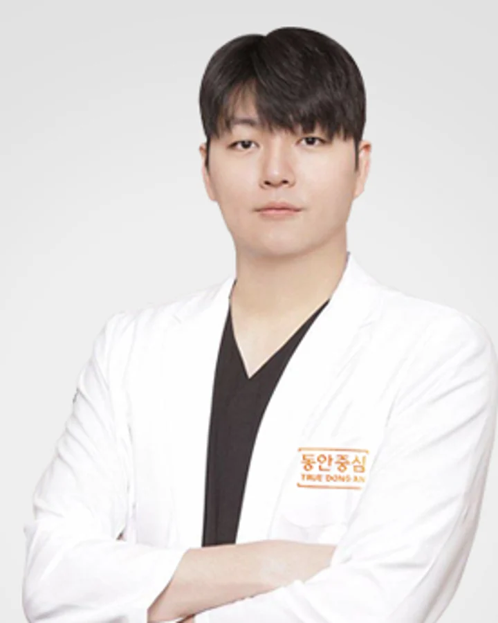 Dr. Lee Jin-hyung of Dong-An Joongsim Clinic